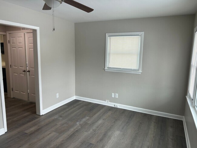 Photo - 2326 Waterbury St