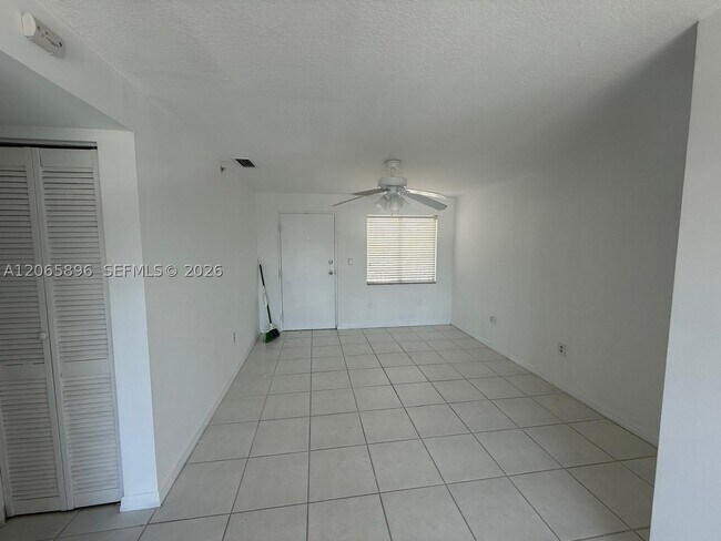 Photo - 1453 SW 3rd St Unit 303