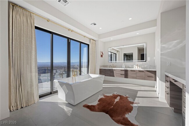 Photo - 577 Overlook Rim Dr