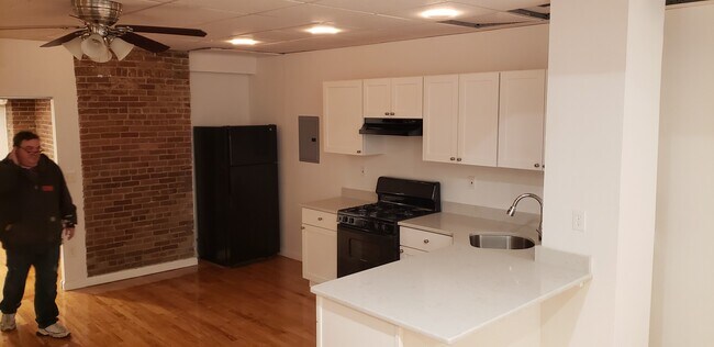 Photo - 32 Fleet St Unit #B