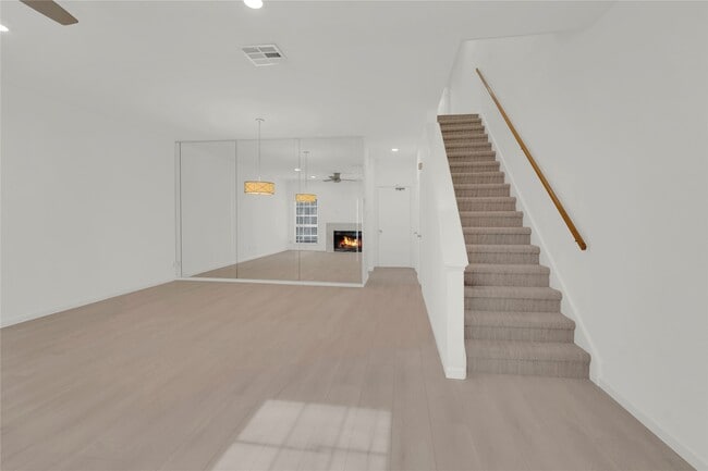 Building Photo - 4001 Tanglewilde St Unit 102 Rental