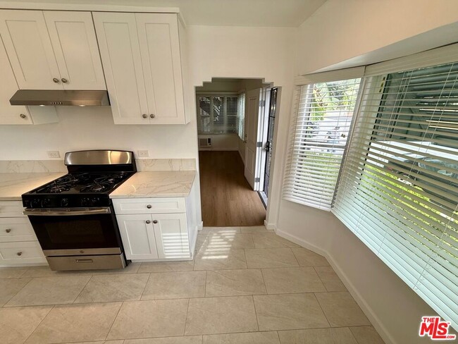 Photo - 1157 N Genesee Ave