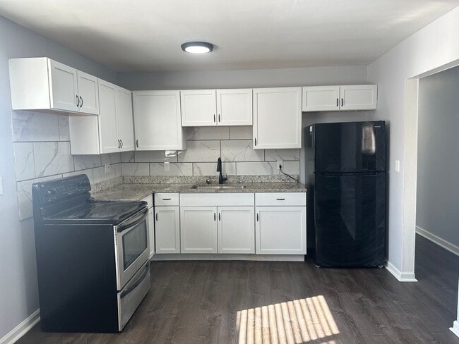 Photo - Freshly Renovated 3-Bedroom Home – Quality...
