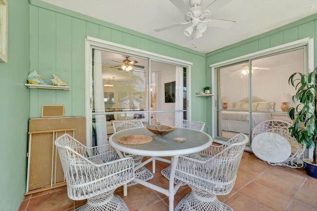 Photo - 262 SE Monterey Ave