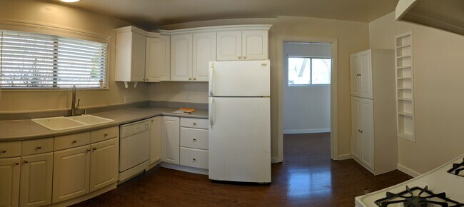 Photo - 127 Beresford Ave Casa