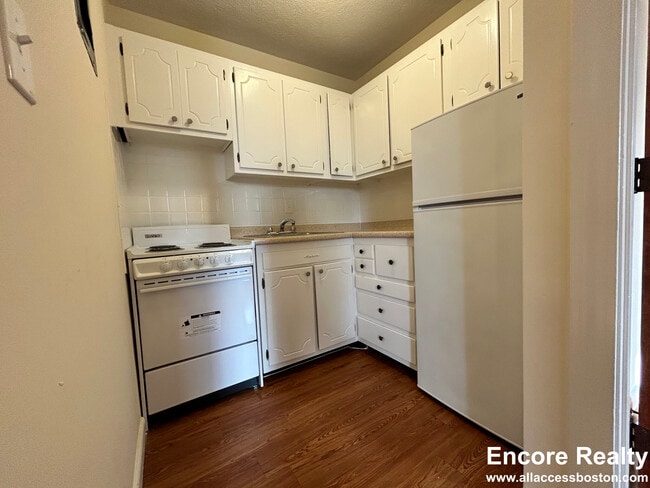 Photo - 164 North Beacon St Unit 1