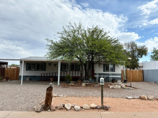 Building Photo - 526 W Pelaar Dr