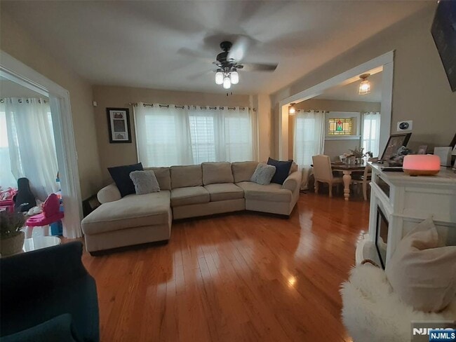 Photo - 98 Willard St