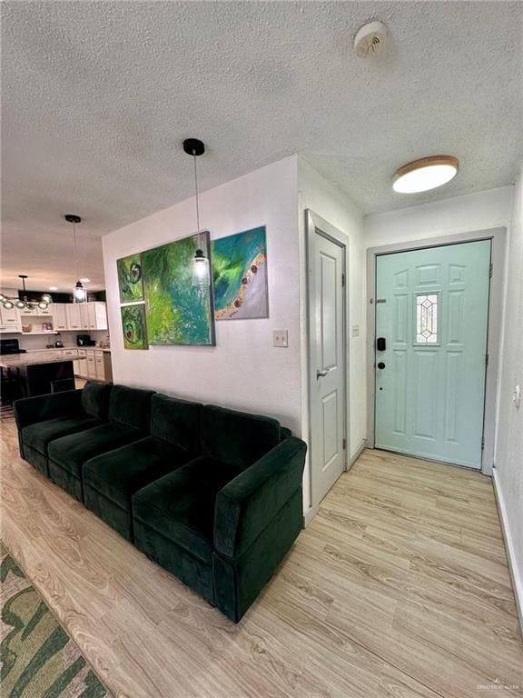807 W Walnut Ave