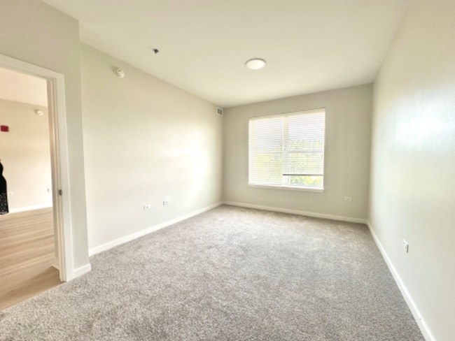 Photo - 450 Warrenville Rd Unit 2