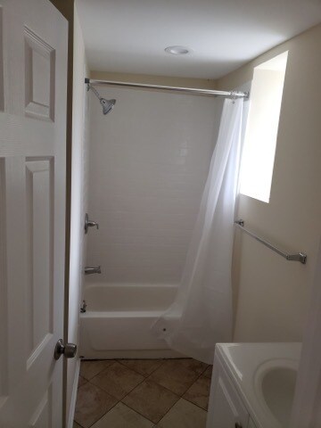 Photo - 2300 S Ridgeway Ave Unit 2s