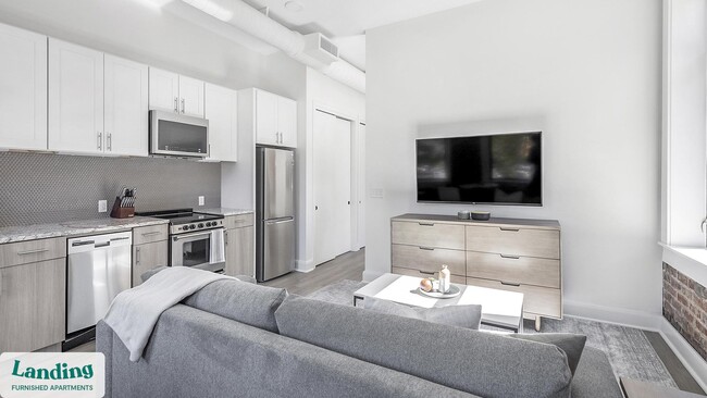 Photo - 425 20th St S Unidad 203.579040