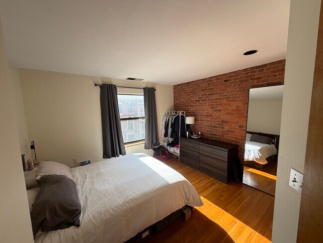Photo - 103 Gainsborough St Unit 304