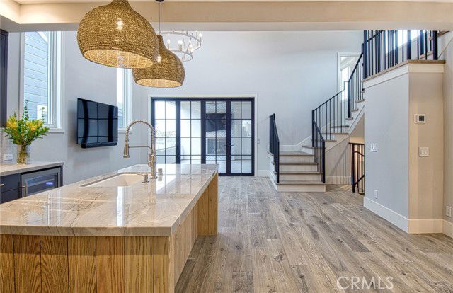 Photo - 710 Avocado Ave