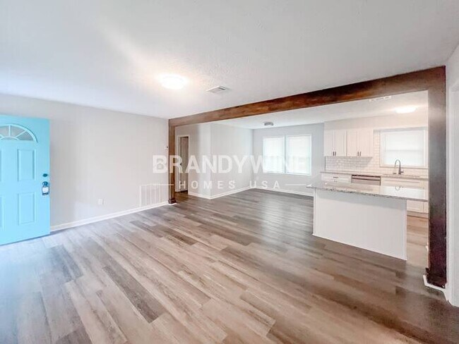 Photo - 324 Laurel Ln