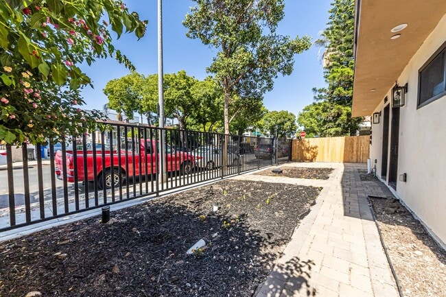 Photo - 5506 Barton Ave Unidad 5506 1/4