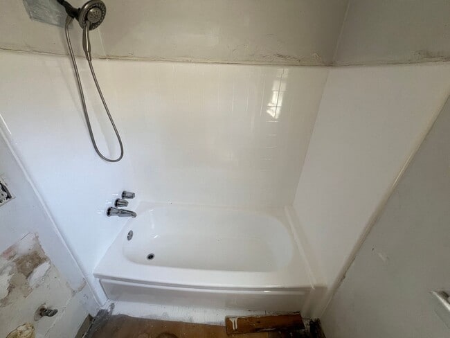 Building Photo - 1830 Arcadian Ave Unit #3