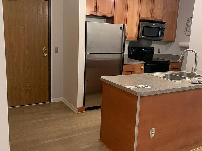 Photo - 215 7th St NE Unidad 206