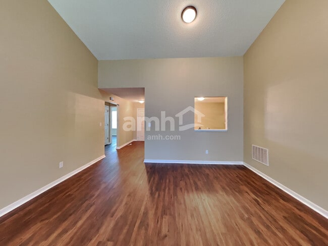 Photo - 9734 Thomas Ln