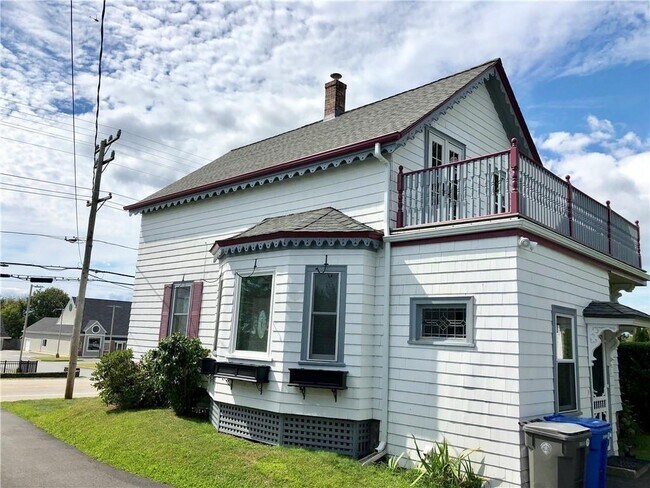673 Aquidneck Ave