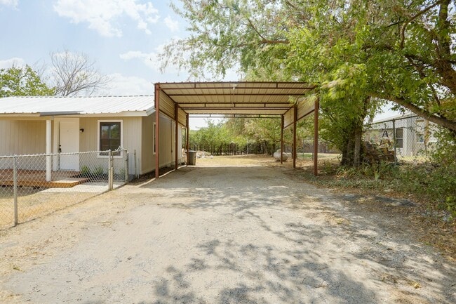 Photo - 221 Porter Dr