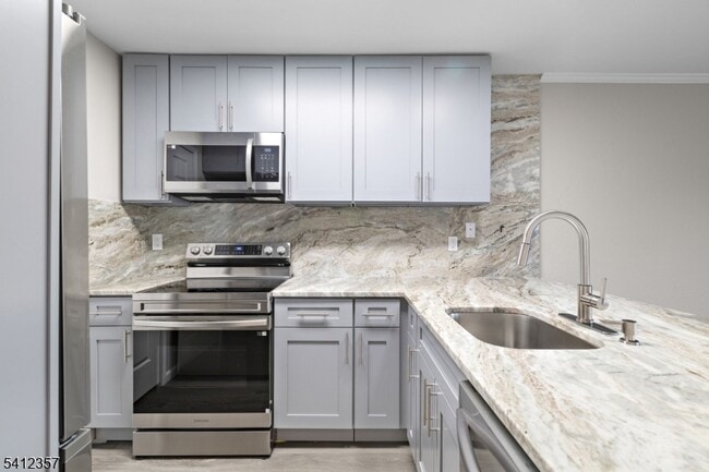 Photo - 690 NJ-23 Unit R3