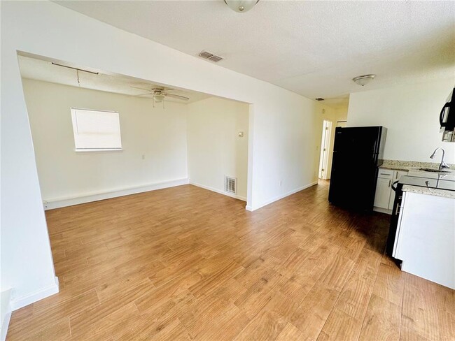 Photo - 113 Avenue C SE