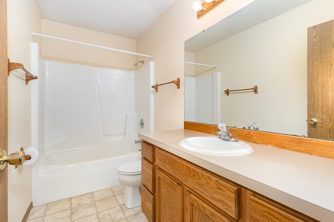 Photo - 6265-6215 Normandy Dr