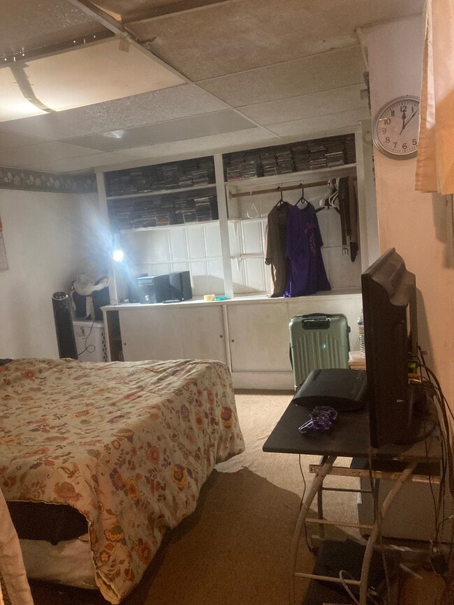 Building Photo - 764 Lenore Ln Unit 1