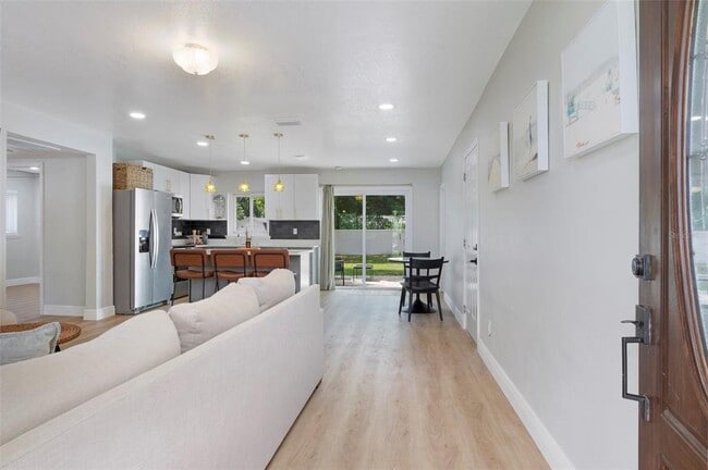 Photo - 5840 Dartmouth Ave N House