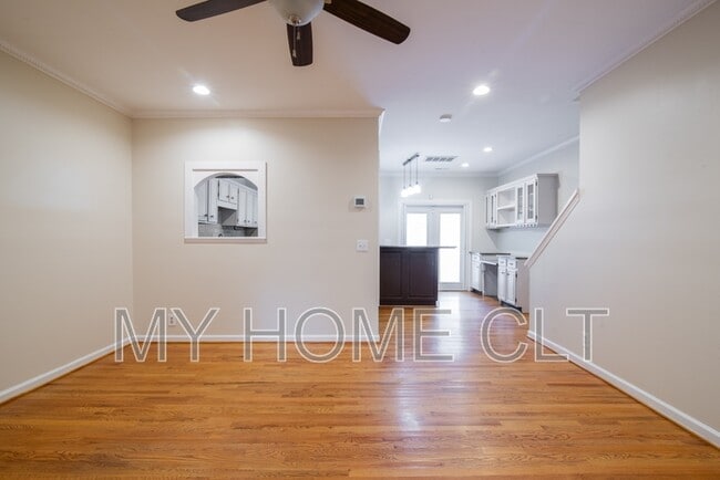 Photo - 807 Greenleaf Ave