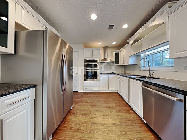 Photo - 2809 Waterstone Ct