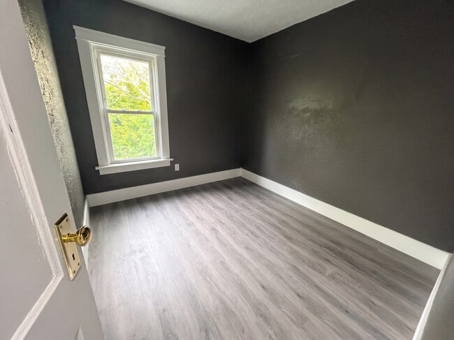 1136 Atkins St Unit 2