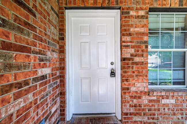 Photo - 19451 Nasworthy Dr