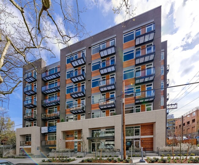 Building Photo - 500 Belmont Ave E Unit 404