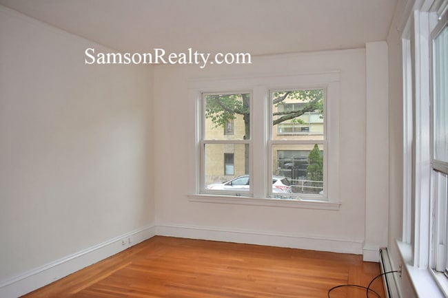 Photo - 90 Taft Ave Unit 1