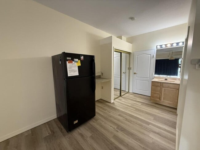 Photo - 2180 Country Club Dr