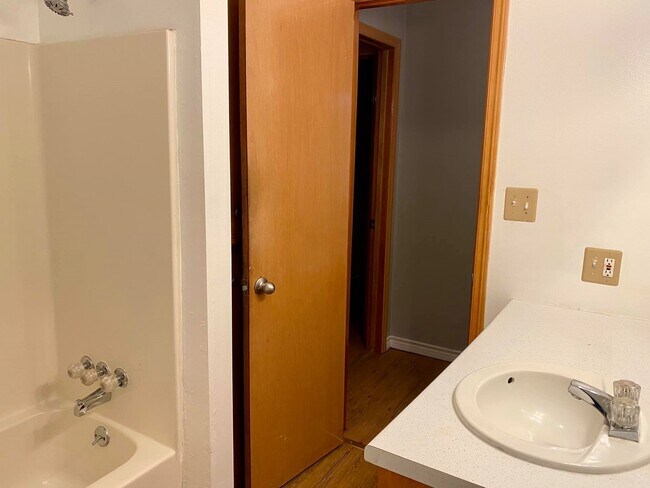 Photo - 460 County Rd 2212