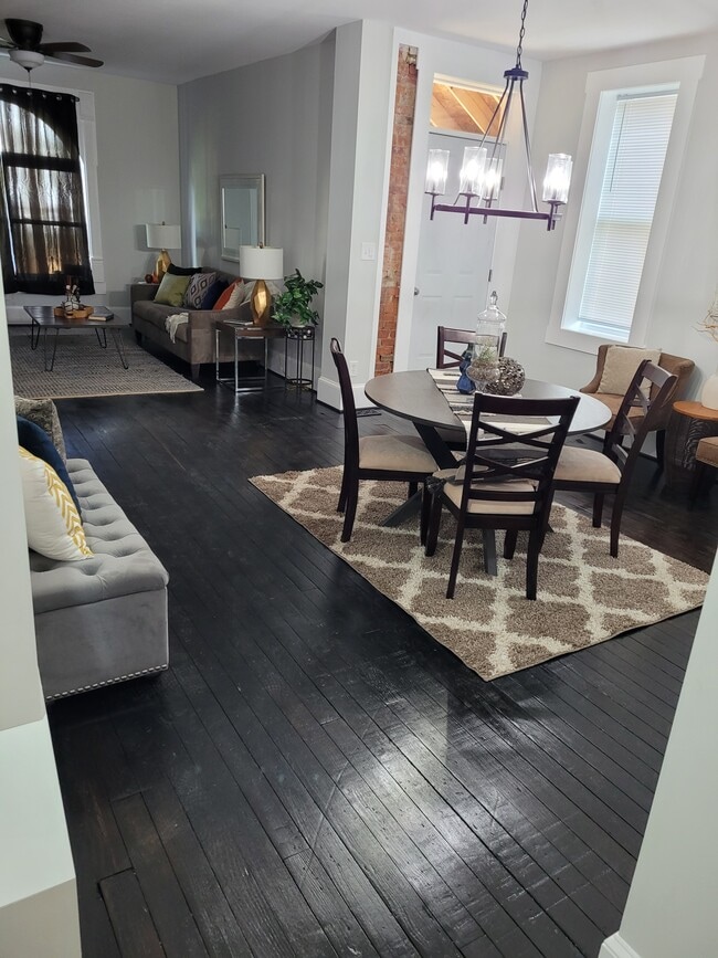 Photo - 927 Oakwood Ave