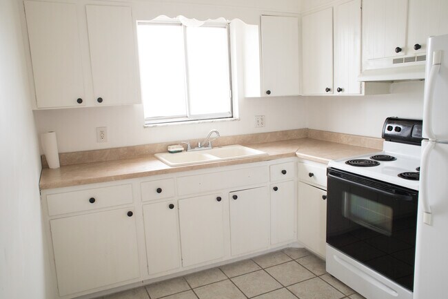 Photo - 2981 3rd Ave Unidad 14