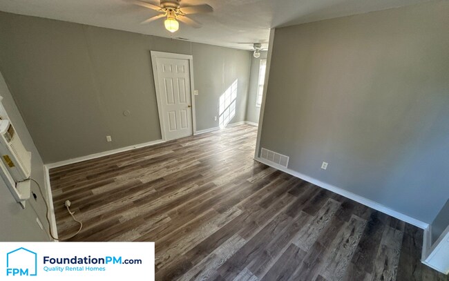 Photo - 2344 Warren St