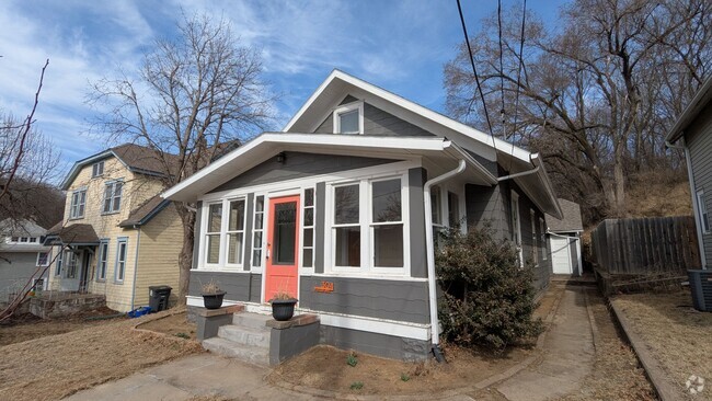 Building Photo - Lovely East End home - the one with the or...