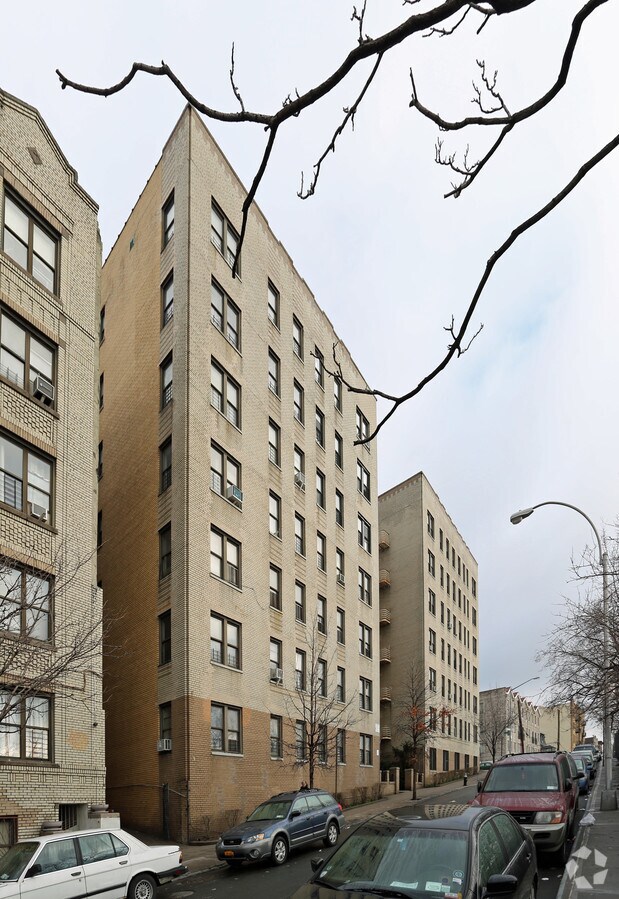 Photo - 3235 Parkside Pl