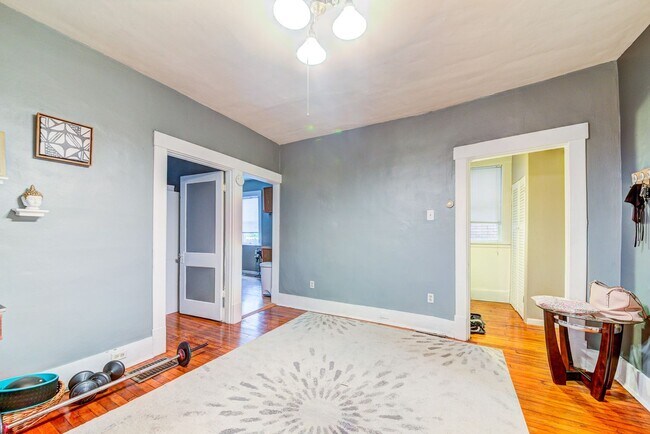 Photo - 86 Estella Ave Unit Apt 1 (bottom)