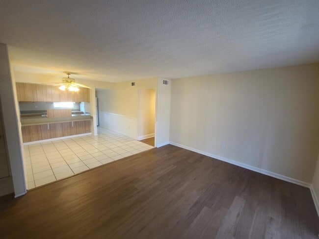 Photo - 254 Ulster Ln
