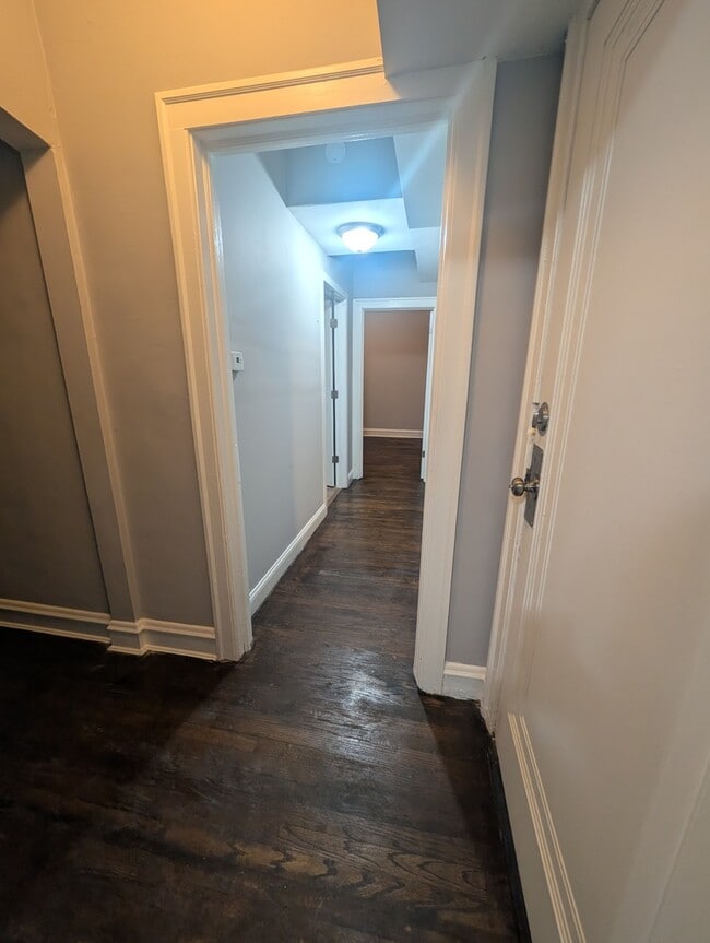 Photo - 1020 W 68th St