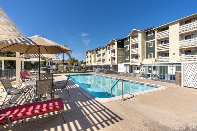 Piscina - Encinitas Terrace Apartment Homes