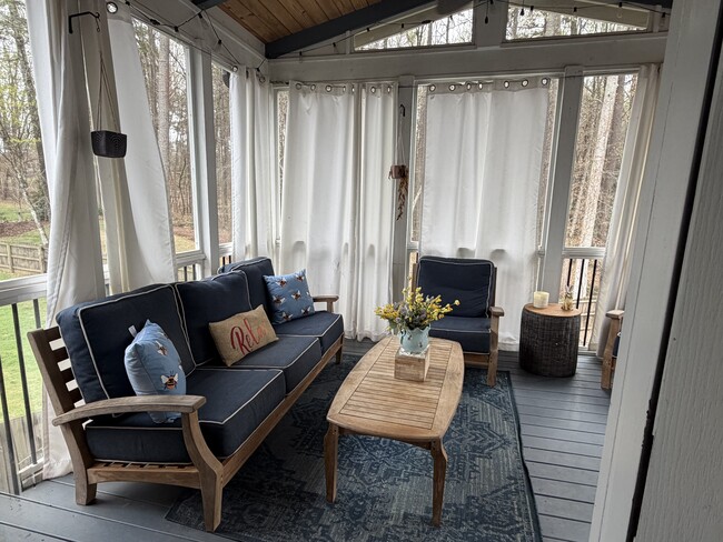 Building Photo - 2104 Southerby Rd