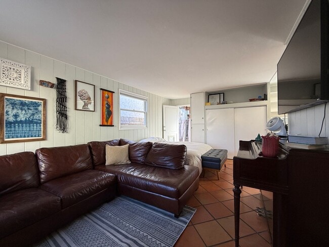 Photo - Pacific Beach 1 Bed/1 Bath ADU with Backyard