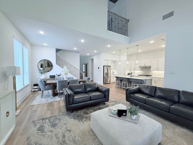 Photo - 1712 Homestead Way